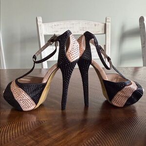 Shi by JOURNEYS Black and Pink Studded Heels